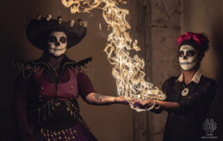 Portrait maquillé sous le thème du Día de los Muertos avec du Feu.